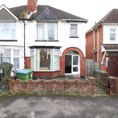 Room 4 Mayflower Road Guest House Southampton Bagian luar foto